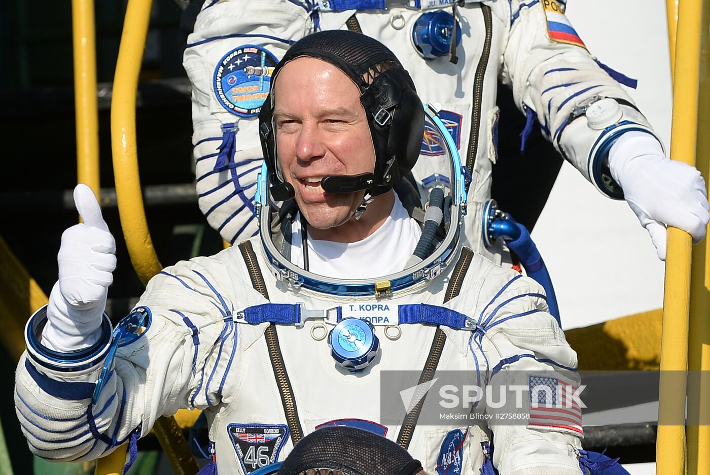 Soyuz TMA-19M spacecraft lifts off from Baikonur Space Center