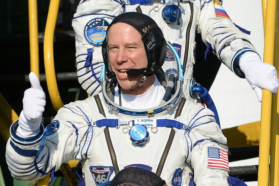 Soyuz TMA-19M spacecraft lifts off from Baikonur Space Center