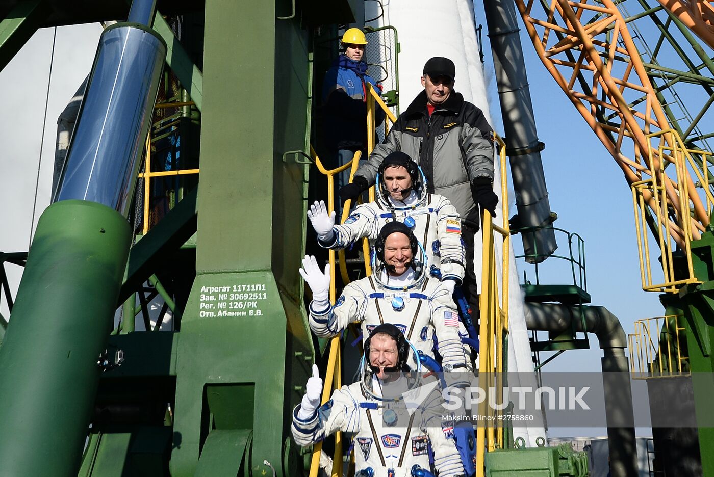 Soyuz TMA-19M spacecraft lifts off from Baikonur Space Center