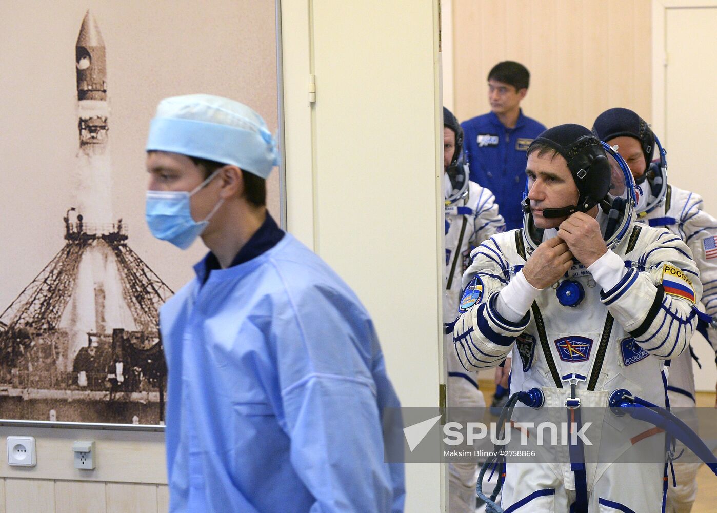 Soyuz TMA-19M spacecraft lifts off from Baikonur Space Center