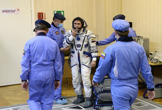 Soyuz TMA-19M spacecraft lifts off from Baikonur Space Center