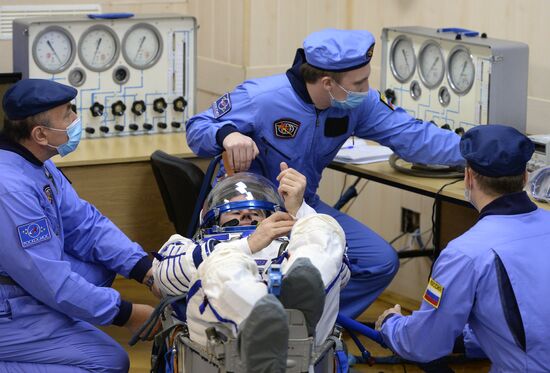 Soyuz TMA-19M spacecraft lifts off from Baikonur Space Center
