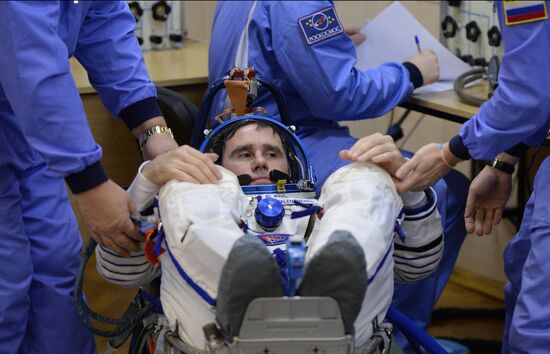 Soyuz TMA-19M spacecraft lifts off from Baikonur Space Center