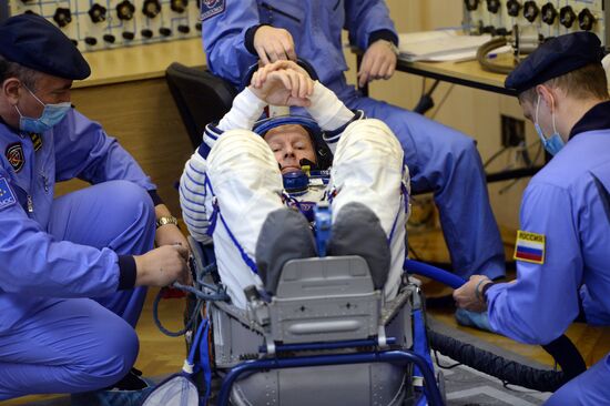 Soyuz TMA-19M spacecraft lifts off from Baikonur Space Center