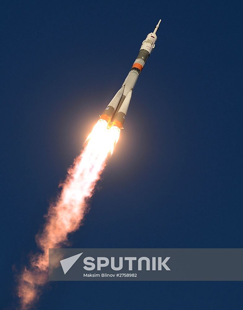 Soyuz TMA-19M spacecraft lifts off from Baikonur Space Center