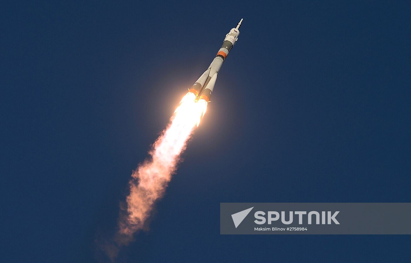 Soyuz TMA-19M spacecraft lifts off from Baikonur Space Center