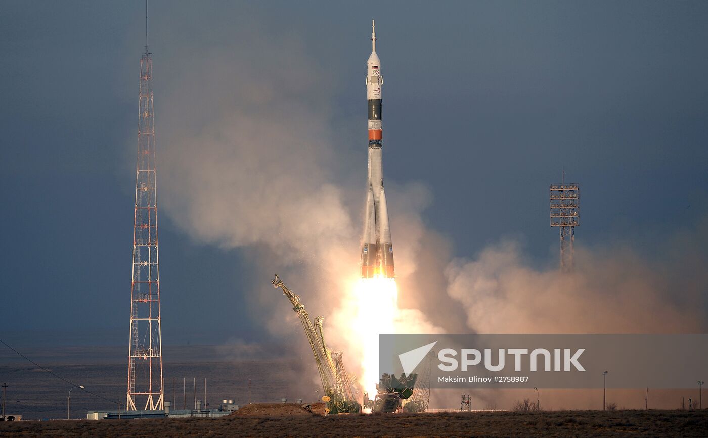 Soyuz TMA-19M spacecraft lifts off from Baikonur Space Center