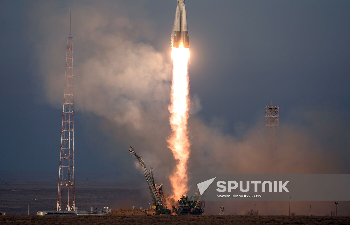 Soyuz TMA-19M spacecraft lifts off from Baikonur Space Center