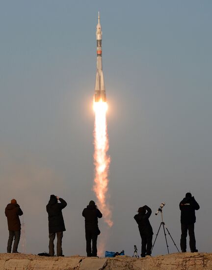 Soyuz TMA-19M spacecraft lifts off from Baikonur Space Center