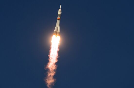 Soyuz TMA-19M spacecraft lifts off from Baikonur Space Center