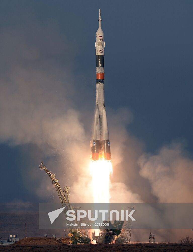 Soyuz TMA-19M spacecraft lifts off from Baikonur Space Center