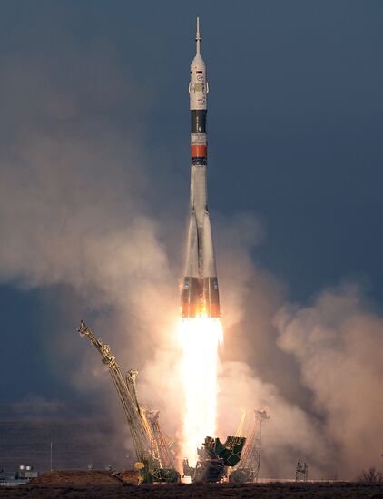 Soyuz TMA-19M spacecraft lifts off from Baikonur Space Center