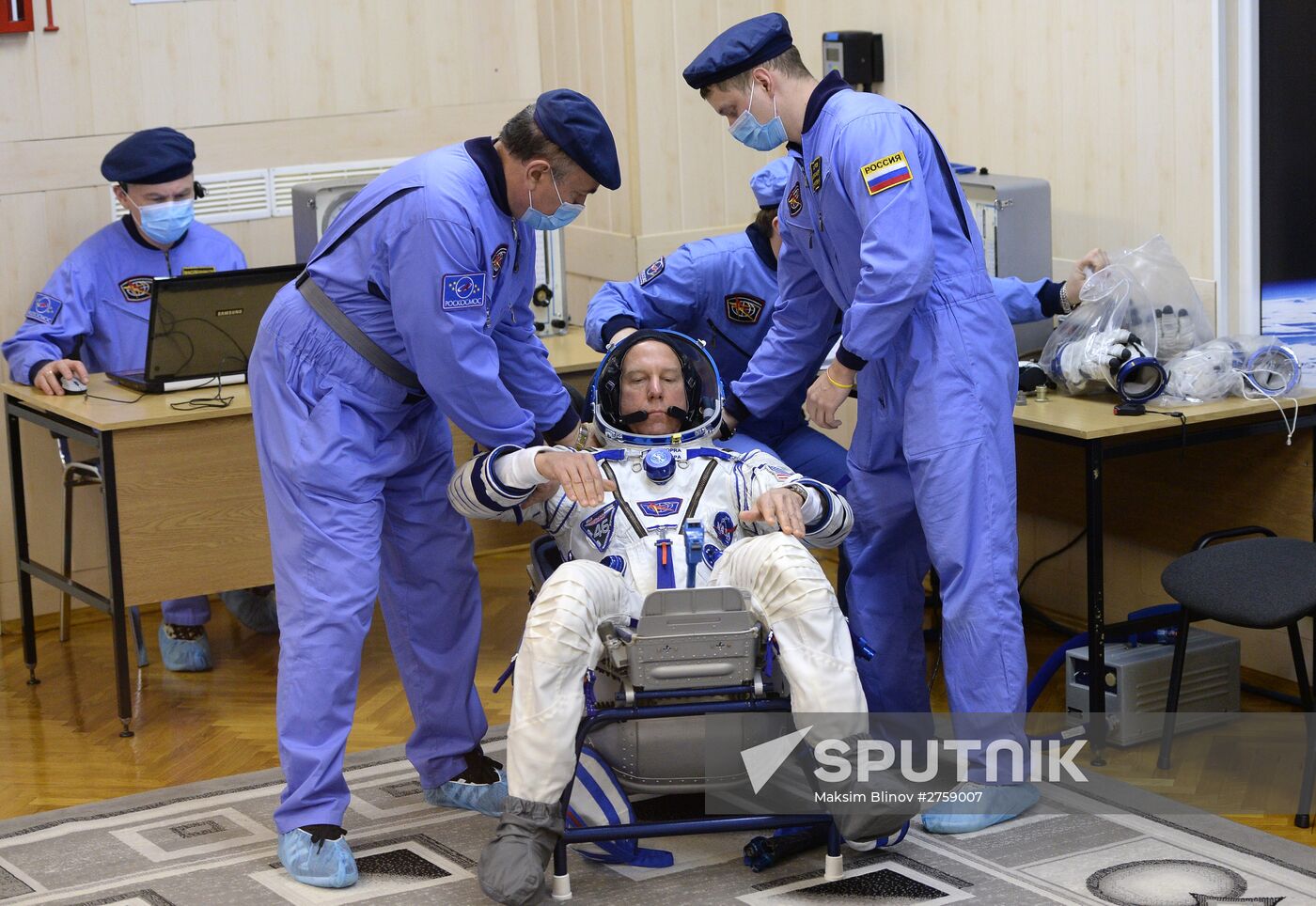 Soyuz TMA-19M spacecraft lifts off from Baikonur Space Center