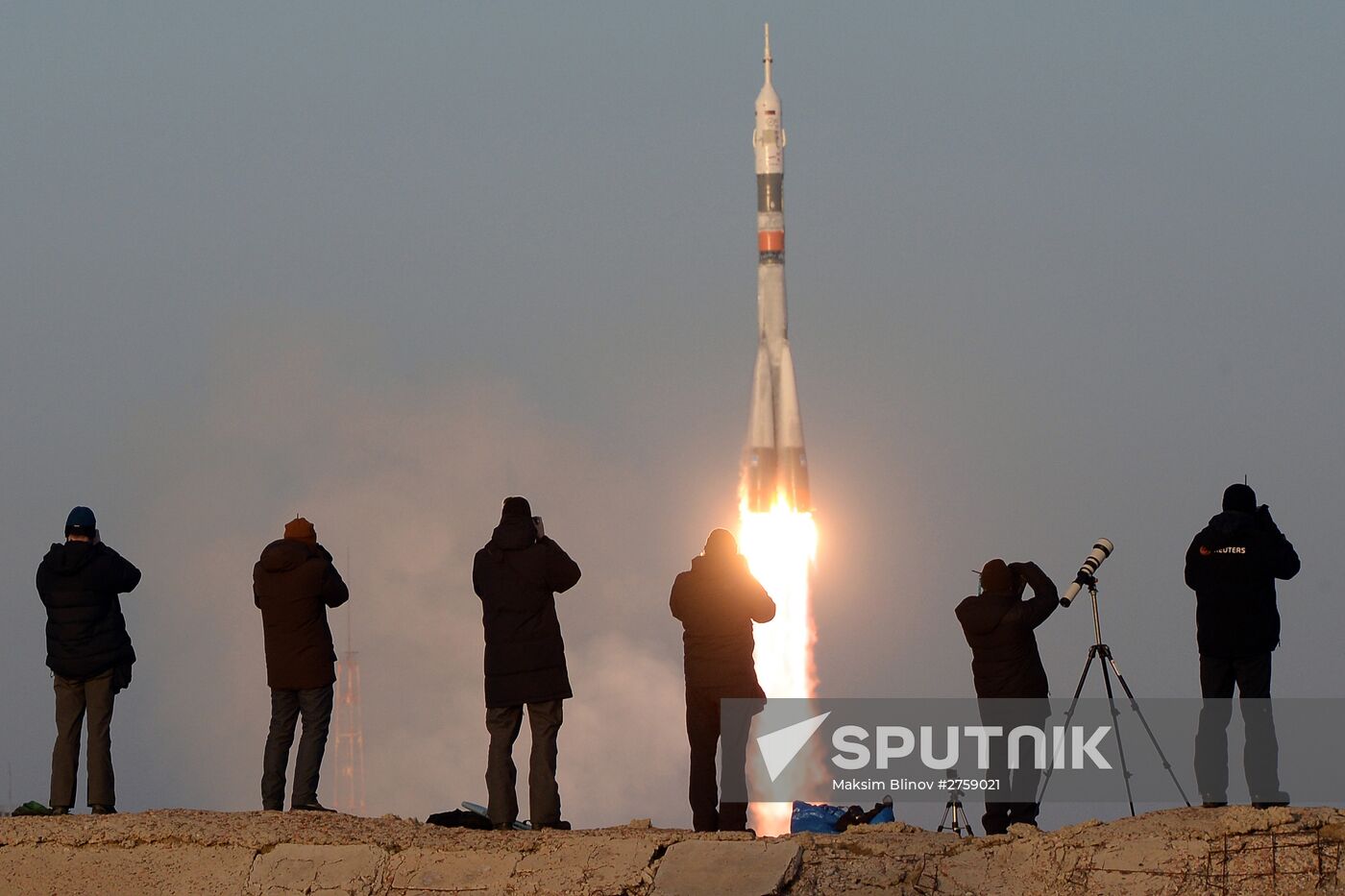 Soyuz TMA-19M spacecraft lifts off from Baikonur Space Center