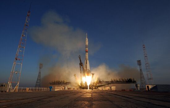 Soyuz TMA-19M spacecraft lifts off from Baikonur Space Center