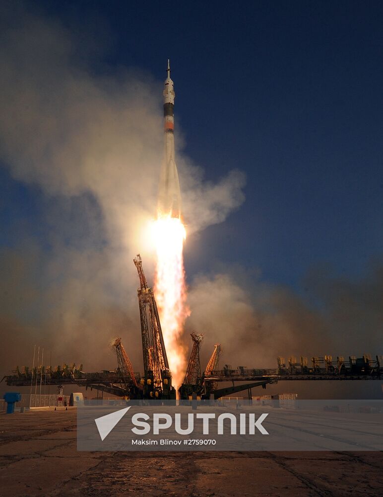 Soyuz TMA-19M spacecraft lifts off from Baikonur Space Center
