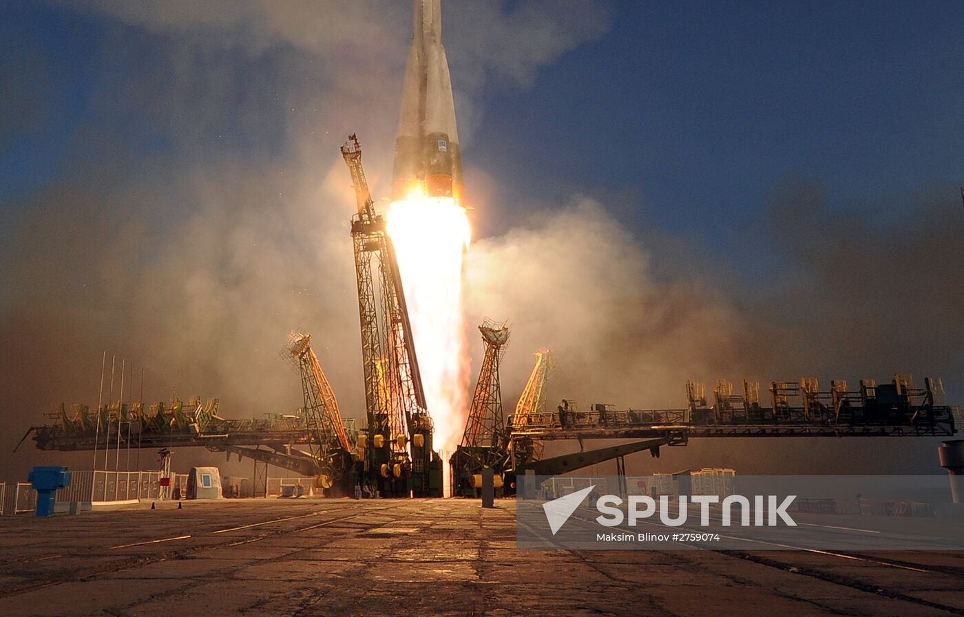 Soyuz TMA-19M spacecraft lifts off from Baikonur Space Center