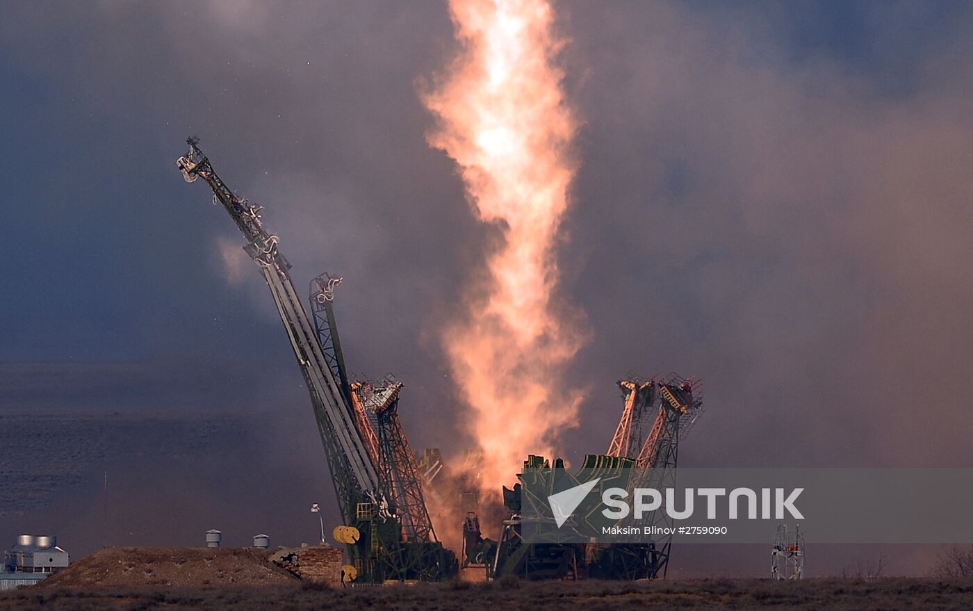 Soyuz TMA-19M spacecraft lifts off from Baikonur Space Center