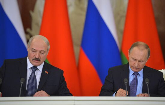 Russian President Vladimir Putin holds Russian-Belarusian talks