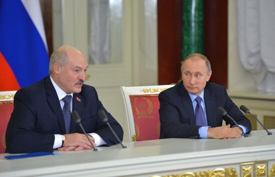 Russian President Vladimir Putin holds Russian-Belarusian talks