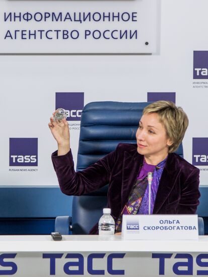 First cards of Mir national payment system