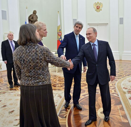 President Vladimir Putin meets with US State Secretary John Kerry