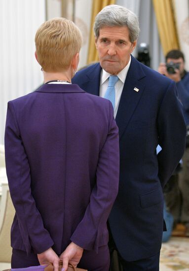 President Vladimir Putin meets with US State Secretary John Kerry