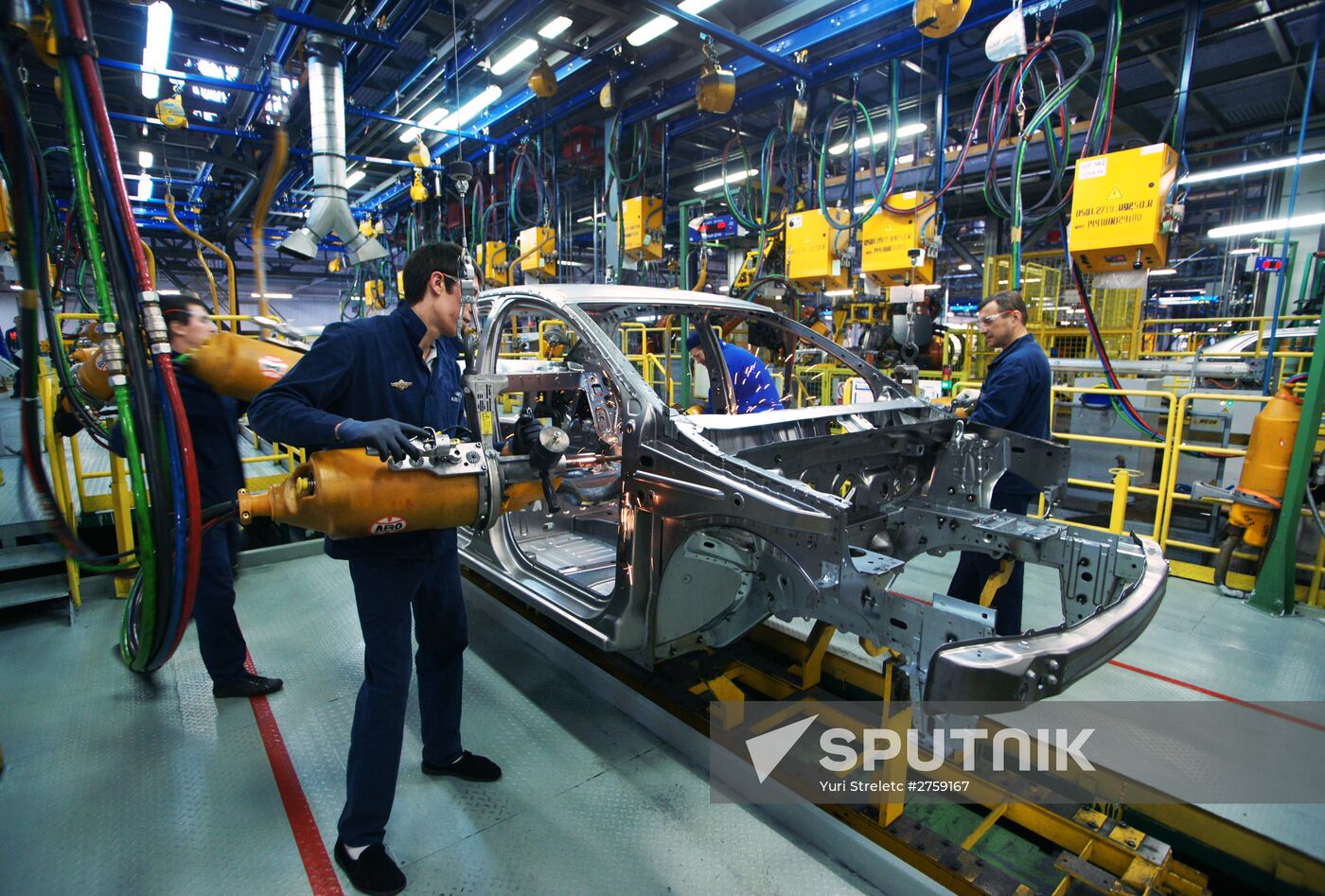 AvtoVAZ launches Lada X-Ray production in Samara