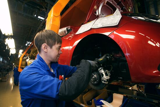 AvtoVAZ launches Lada X-Ray production in Samara