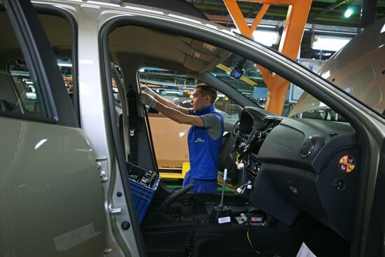 AvtoVAZ launches Lada X-Ray production in Samara