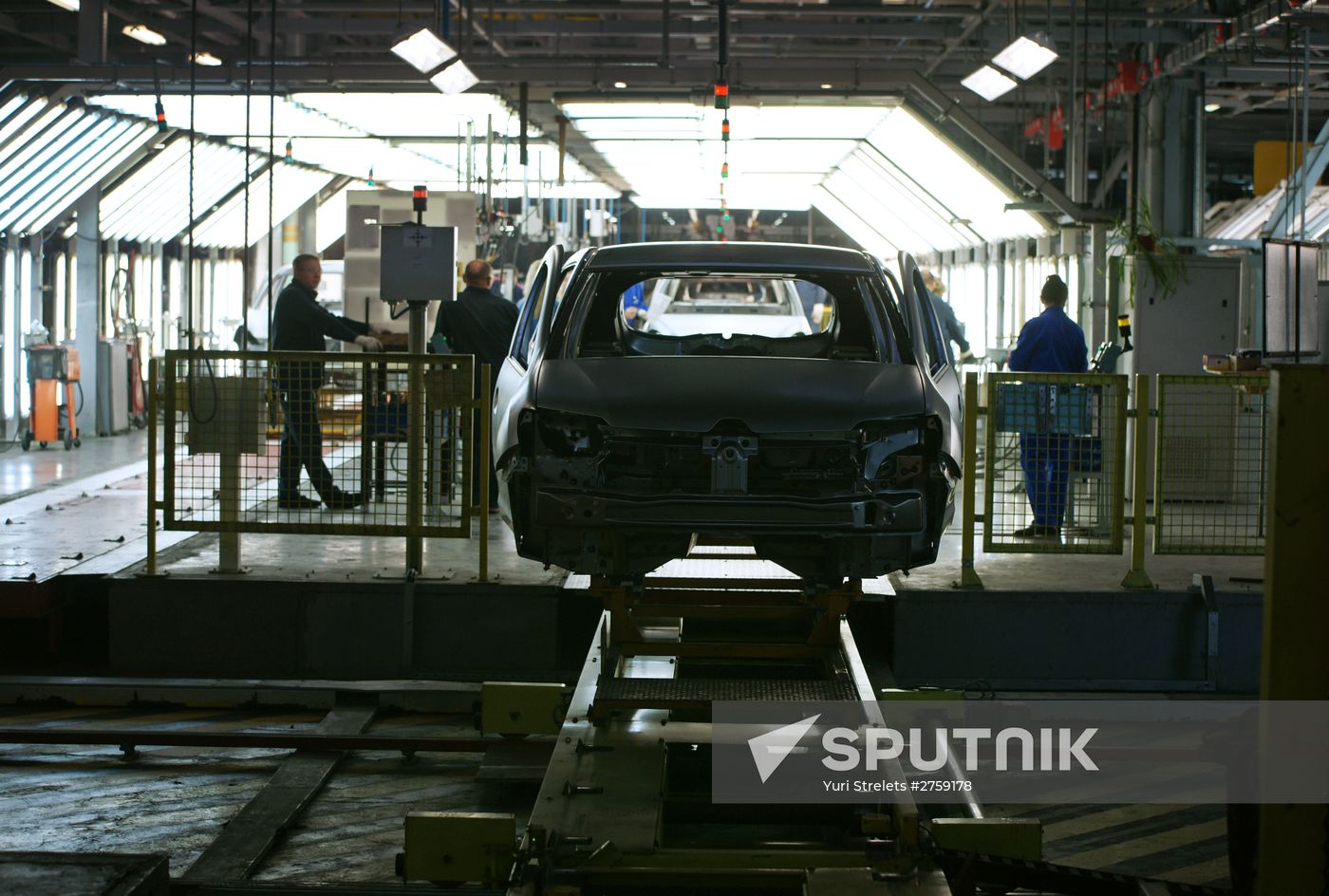 AvtoVAZ launches Lada X-Ray production in Samara