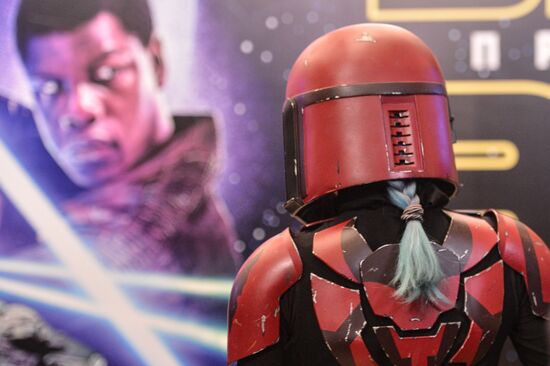 First run of movie "Star Wars: The Force Awakens"
