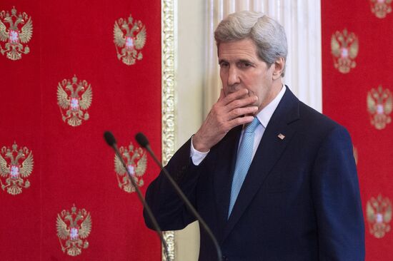 President Vladimir Putin meets with US State Secretary John Kerry