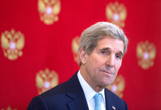 President Vladimir Putin meets with US State Secretary John Kerry