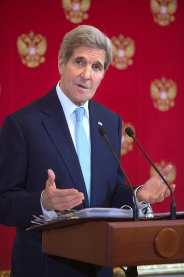 President Vladimir Putin meets with US State Secretary John Kerry