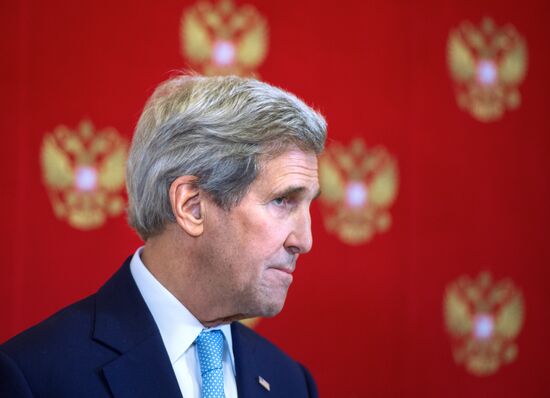 President Vladimir Putin meets with US State Secretary John Kerry