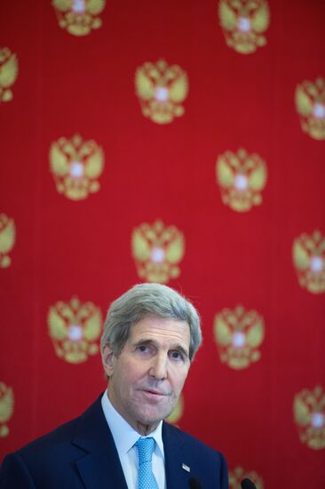 President Vladimir Putin meets with US State Secretary John Kerry