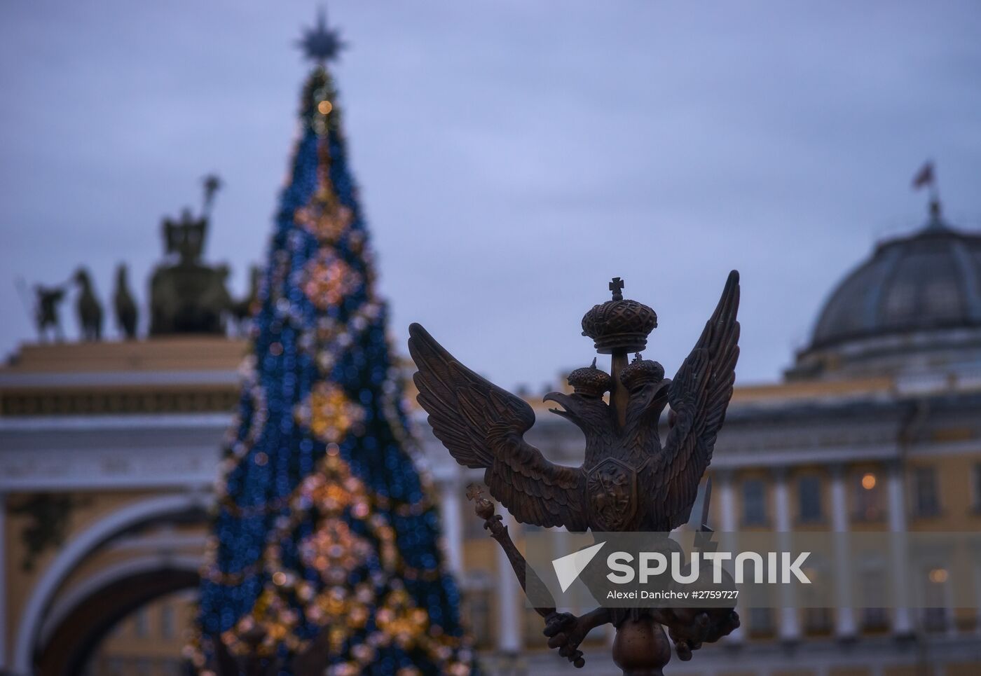 New Year's street decorations in St. Petersburg