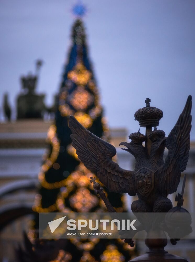 New Year's street decorations in St. Petersburg