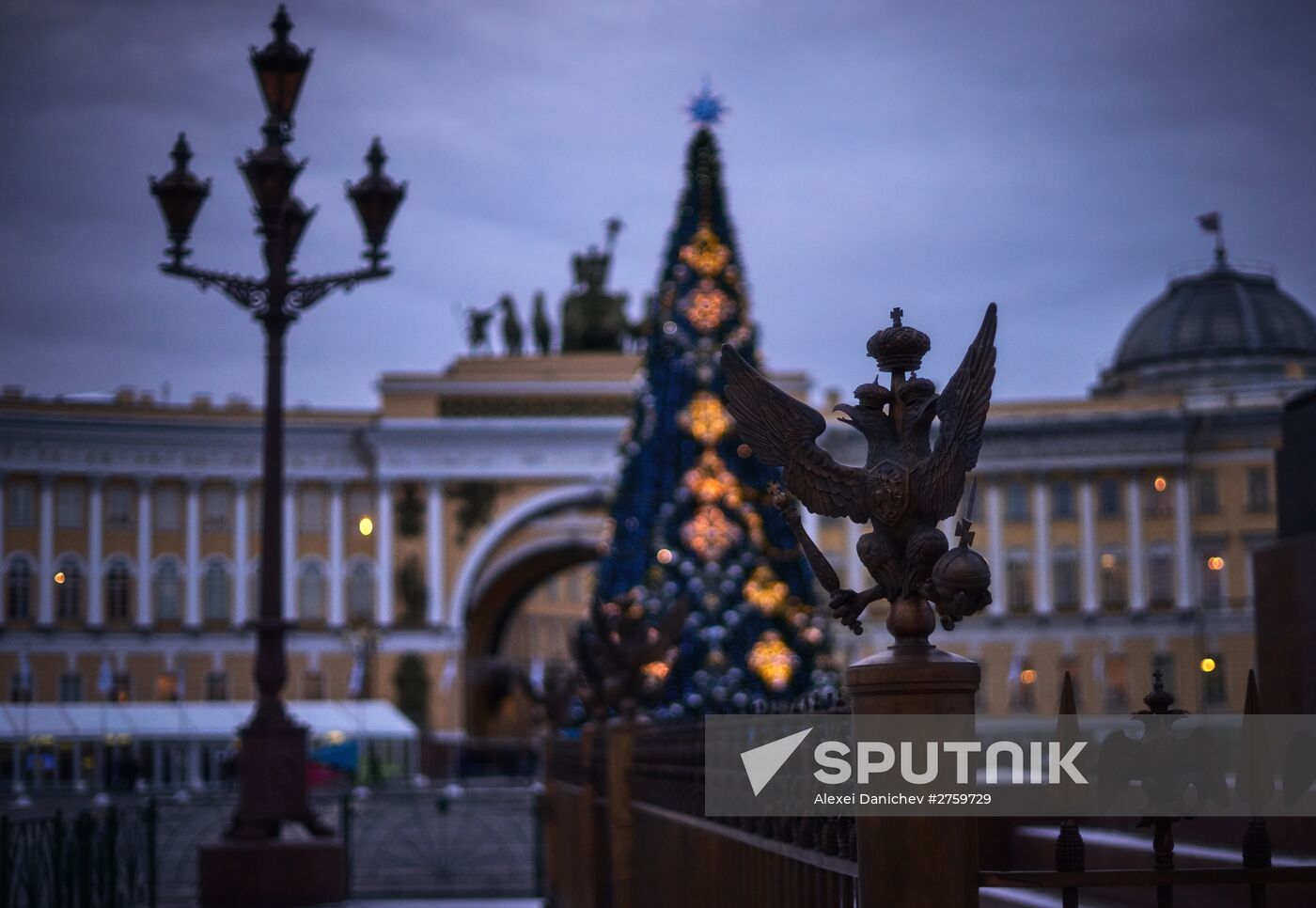 New Year's street decorations in St. Petersburg