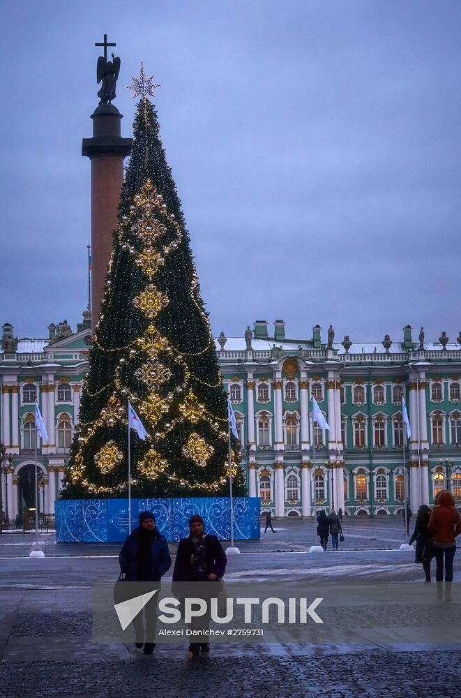 New Year's street decorations in St. Petersburg
