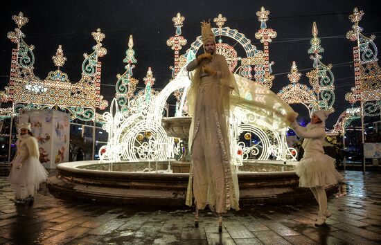'The Crown' art object presented as part of Christmas Light festival