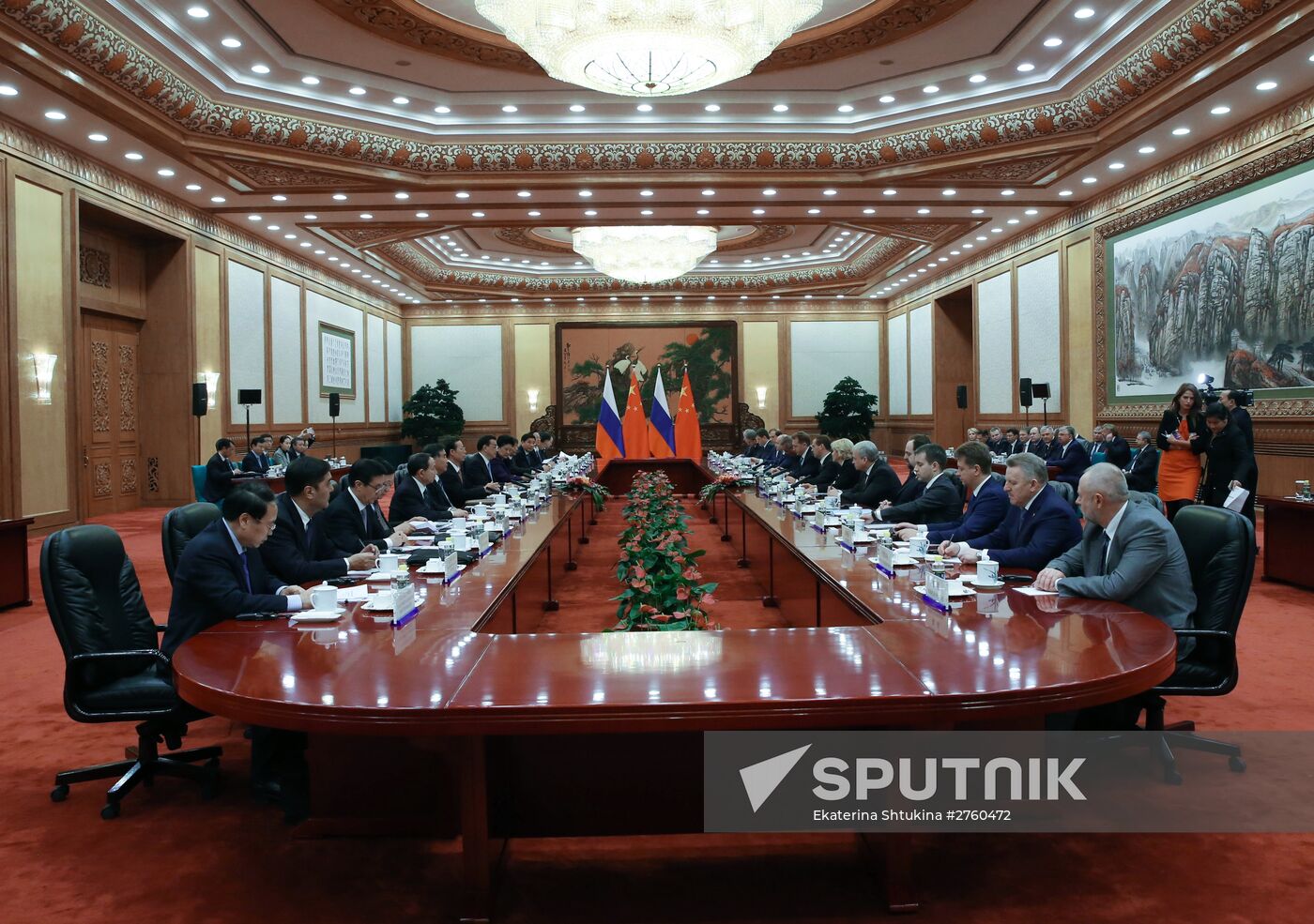 Russian Prime Minister Dmitry Medvedev visits China
