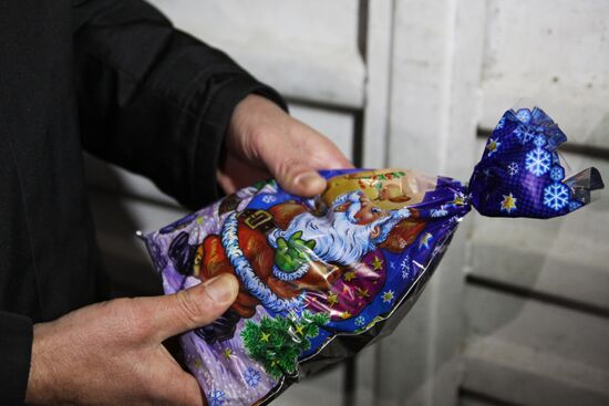 EMERCOM humanitarian convoy with New Year presents has arrived in Donbas
