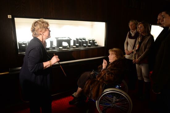 Baroness Irene von Dreyer visits the Diamond Fund
