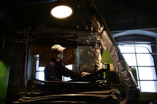 Production of 300 millionth	scythe at Artinsky Plant