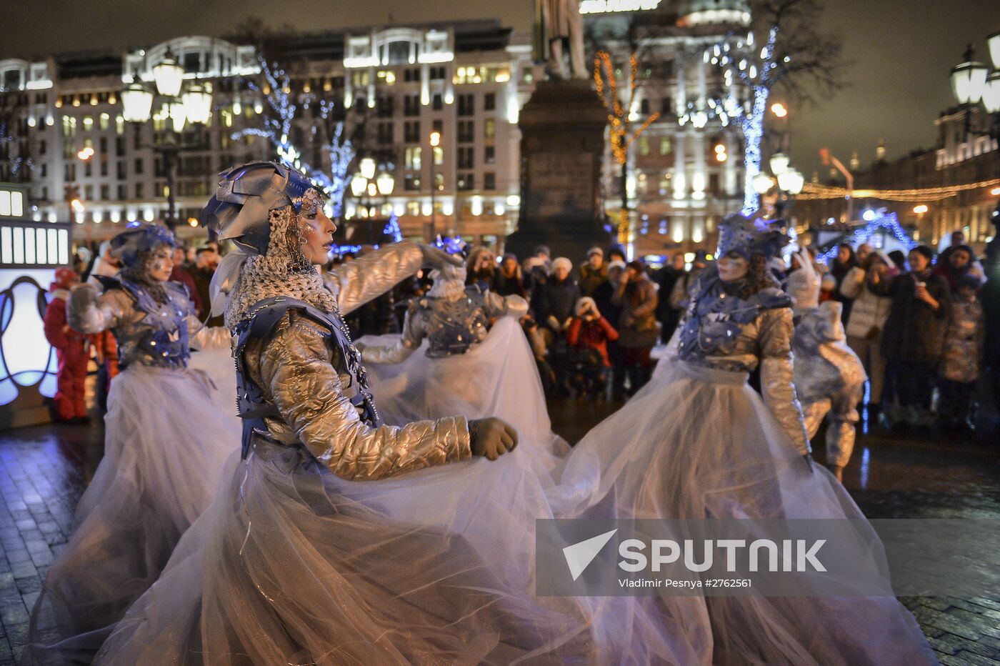 Winter days of street theaters