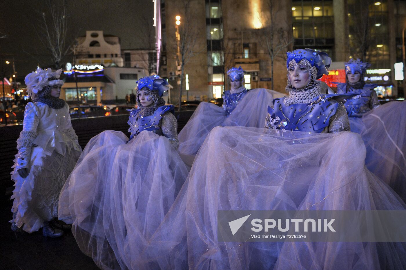 Winter days of street theaters