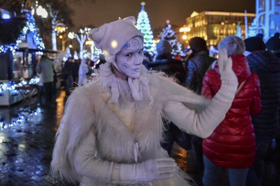 Winter days of street theaters