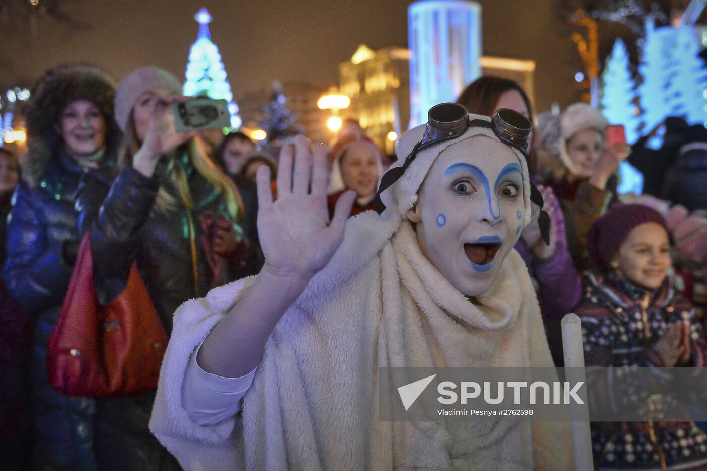 Winter days of street theaters